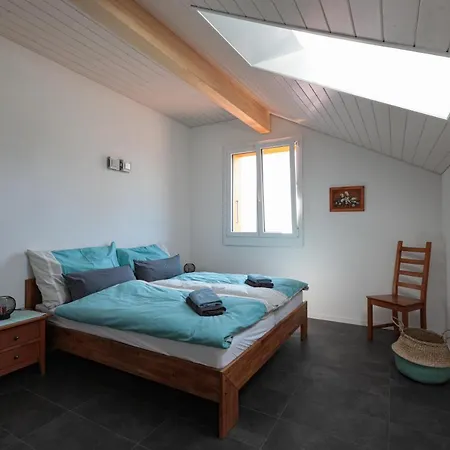 Les Volets Bleus Morges